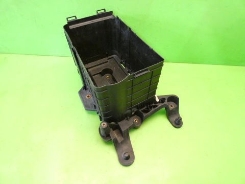 Podstawa obudowa akumulatora 1K0915333B AUDI A3 8P 1.6 8V 03-05