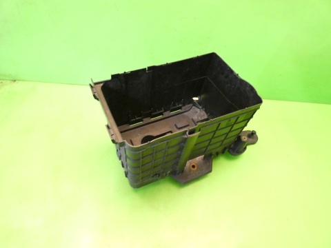 Podstawa obudowa akumulatora 1K0915333B AUDI A3 8P 1.6 8V 03-05