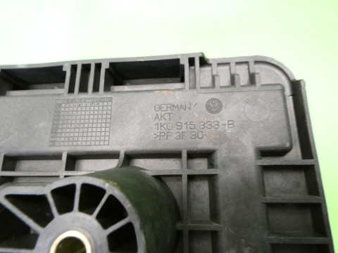 Podstawa obudowa akumulatora 1K0915333B AUDI A3 8P 1.6 8V 03-05