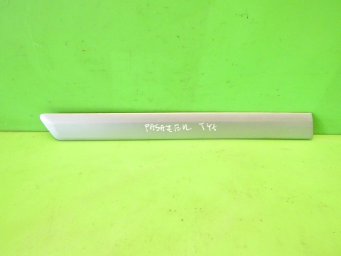 Listwa błotnika prawa tył 8P3853984B LY7W AUDI A3 8P HB 3D 03-05