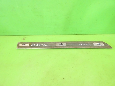 Listwa błotnika lewa tył 8P3853983B LY7W AUDI A3 8P HB 3D 03-05