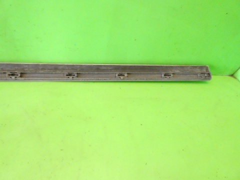 Listwa drzwiowa prawa przód dół LY7W AUDI A3 8P HB 3D 03-05