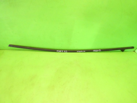 Listwa zgarniająca lewa przód 8P3837477C AUDI A3 8P HB 3D 03-05