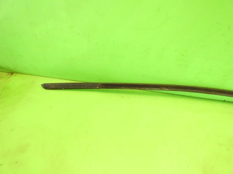 Listwa zgarniająca lewa przód 8P3837477C AUDI A3 8P HB 3D 03-05