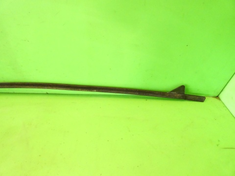 Listwa zgarniająca lewa przód 8P3837477C AUDI A3 8P HB 3D 03-05