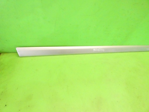 Listwa drzwiowa prawa przód 8P3853954D LY7W AUDI A3 8P HB 3D 03-05