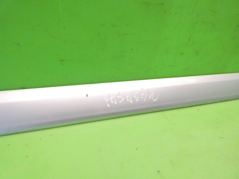 Listwa drzwiowa prawa przód 8P3853954D LY7W AUDI A3 8P HB 3D 03-05