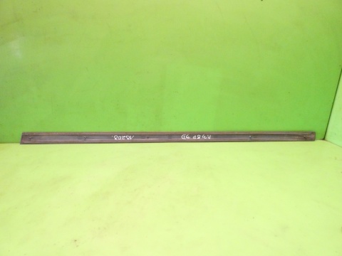 Listwa drzwiowa prawa przód 8P3853954D LY7W AUDI A3 8P HB 3D 03-05