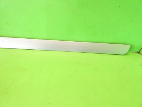 Listwa drzwiowa lewa przód dół LY7W AUDI A3 8P HB 3D 03-05