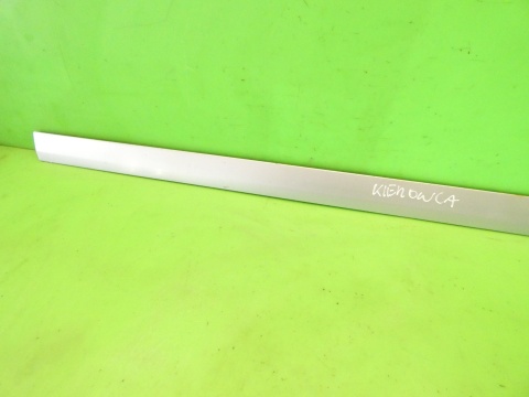 Listwa drzwiowa lewa przód dół LY7W AUDI A3 8P HB 3D 03-05