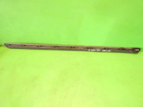 Listwa drzwiowa lewa przód dół LY7W AUDI A3 8P HB 3D 03-05