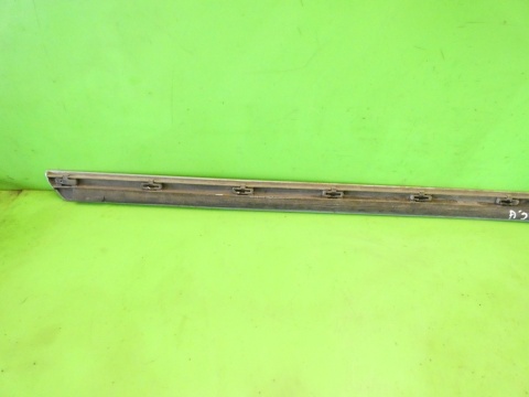 Listwa drzwiowa lewa przód dół LY7W AUDI A3 8P HB 3D 03-05