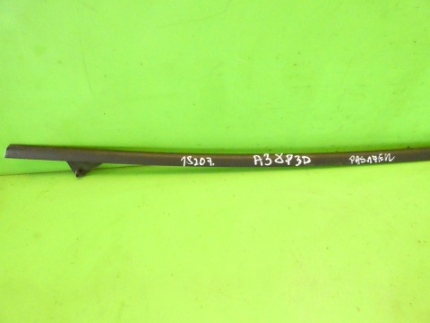 Listwa zgarniająca prawa przód 8P3837478C AUDI A3 8P HB 3D 03-05