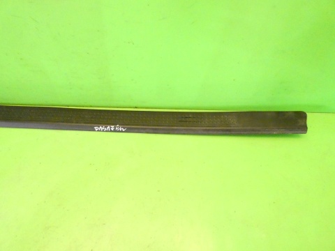 Listwa nakładka na próg prawa przód 8P3853492A AUDI A3 8P HB 3D 03-05