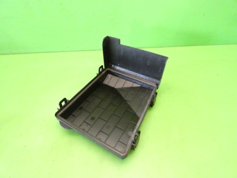 Obudowa klapka skrzynki bezpieczników 1K0937132D AUDI A3 8P 1.6 8V 03-05