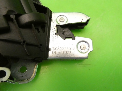 Centralny zamek klapy tył bagażnika AUDI A4 B7 SEDAN 04-08