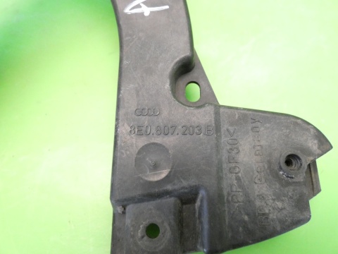 Ślizg zderzaka lewy przód 8E0807203B AUDI A4 B7 04-08