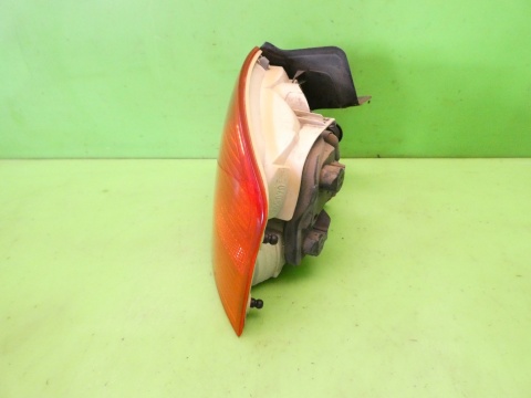 Lampa prawa tył w błotnik 8E5945096 hella AUDI A4 B7 SEDAN 04-08