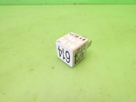 Przekaźnik 614 8E0951253 AUDI A4 B7 2.0 ALT 04-08