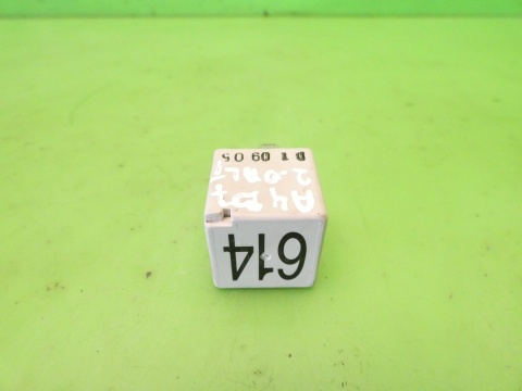 Przekaźnik 614 8E0951253 AUDI A4 B7 2.0 ALT 04-08