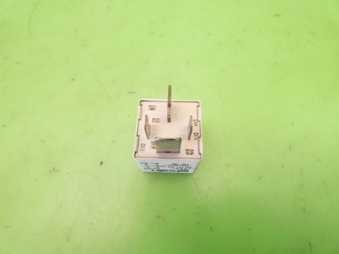 Przekaźnik 614 8E0951253 AUDI A4 B7 2.0 ALT 04-08