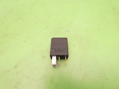 Przekaźnik 395 8Z0951253 AUDI A4 B7 2.0 ALT 04-08