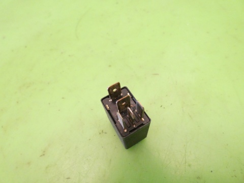 Przekaźnik 395 8Z0951253 AUDI A4 B7 2.0 ALT 04-08