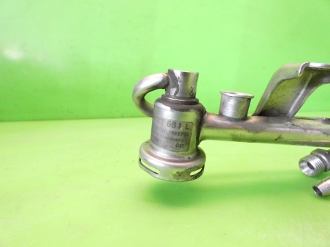 Listwa wtryskowa 06B133681L AUDI A4 B7 2.0 ALT 04-08