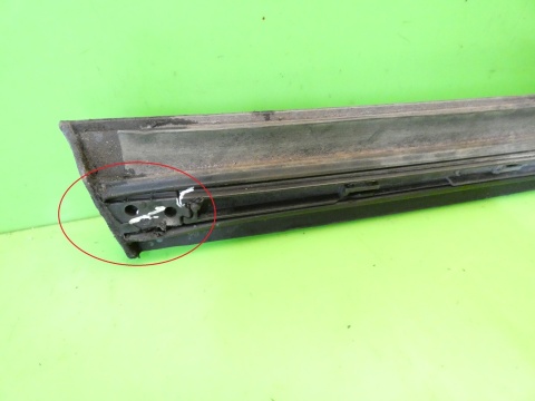 Listwa drzwiowa prawa przód dół 8E0853960 AUDI A4 B6 5D 00-04