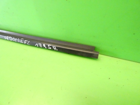 Listwa zgarniająca lewa tył FIAT SEDICI I FL 09-14