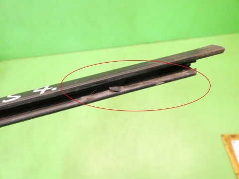 Listwa zgarniająca lewa tył FIAT SEDICI I FL 09-14