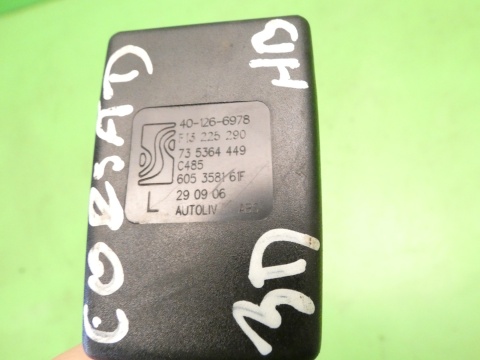 Zatrzask zapięcie pasa środek tył 13225290 OPEL CORSA D 06-11