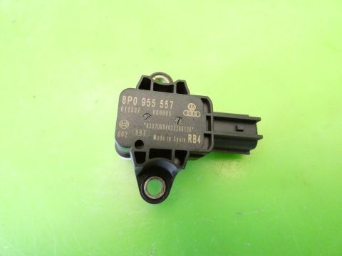 Czujnik uderzeniowy prawy 8P0955557 AUDI A4 B7 2.0 ALT 04-08