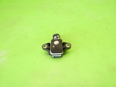 Czujnik uderzeniowy prawy 8P0955557 AUDI A4 B7 2.0 ALT 04-08