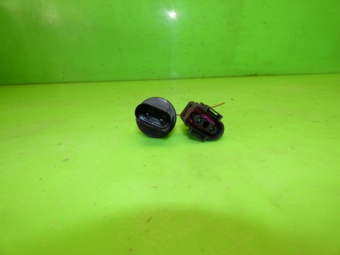 Czujnik poziomu płynu spryskiwaczy 7M0919376 AUDI A4 B7 2.0 ALT 04-08