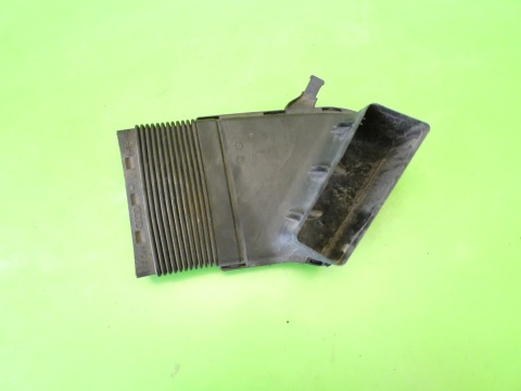 Dolot wlot rura powietrza 8E0129617D AUDI A4 B7 2.0 ALT 130KM 04-08