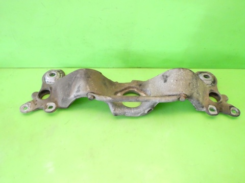 Łapa belka skrzyni multitronic podpora 8E0399263AG AUDI A4 B7 2.0 ALT 04-08
