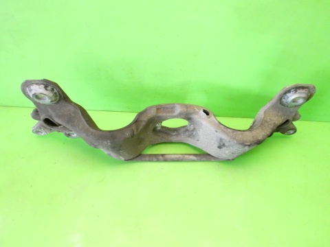 Łapa belka skrzyni multitronic podpora 8E0399263AG AUDI A4 B7 2.0 ALT 04-08
