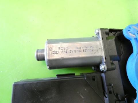 Mechanizm podnośnik szyby prawy przód 8E1959802B AUDI A4 B7 04-08