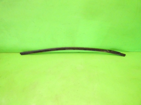 Listwa drzwiowa zgarniająca lewa tył AUDI A4 B7 SEDAN 04-08