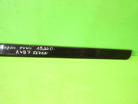 Listwa drzwiowa prawa przód dół 8E0853960E LZ9Y AUDI A4 B7 SEDAN 04-08