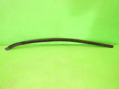 Listwa drzwiowa zgarniająca prawa tył AUDI A4 B7 SEDAN 04-08