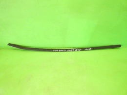 Listwa drzwiowa zgarniająca lewa przód AUDI A4 B7 SEDAN 04-08