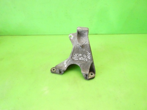 Łapa wspornik silnika prawa 8E0199308A AUDI A4 B7 2.0 ALT 130KM 04-08