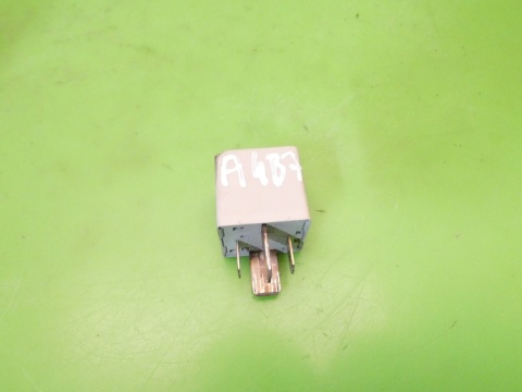 Przekaźnik 370 8D0951253 AUDI A4 B7 2.0 ALT 04-08