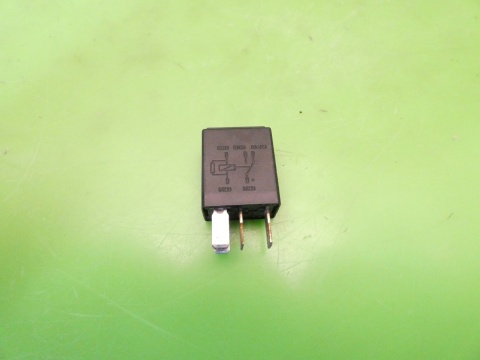 Przekaźnik 395 8Z0951253 AUDI A4 B7 2.0 ALT 04-08