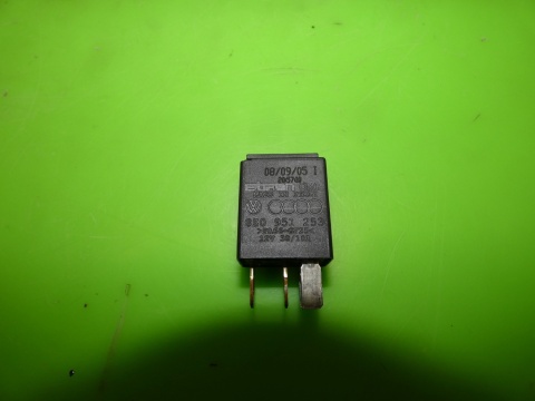 Przekaźnik 395 8Z0951253 AUDI A4 B7 2.0 ALT 04-08