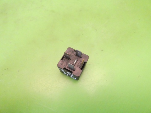 Przekaźnik 373 8D0951253A AUDI A4 B7 2.0 ALT 04-08