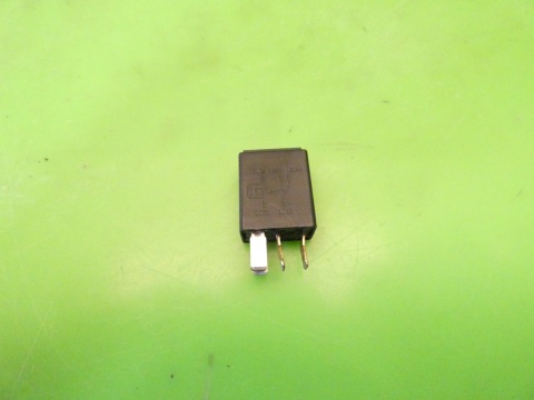 Przekaźnik 395 8Z0951253 AUDI A4 B7 2.0 ALT 04-08