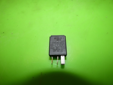 Przekaźnik 395 8Z0951253 AUDI A4 B7 2.0 ALT 04-08